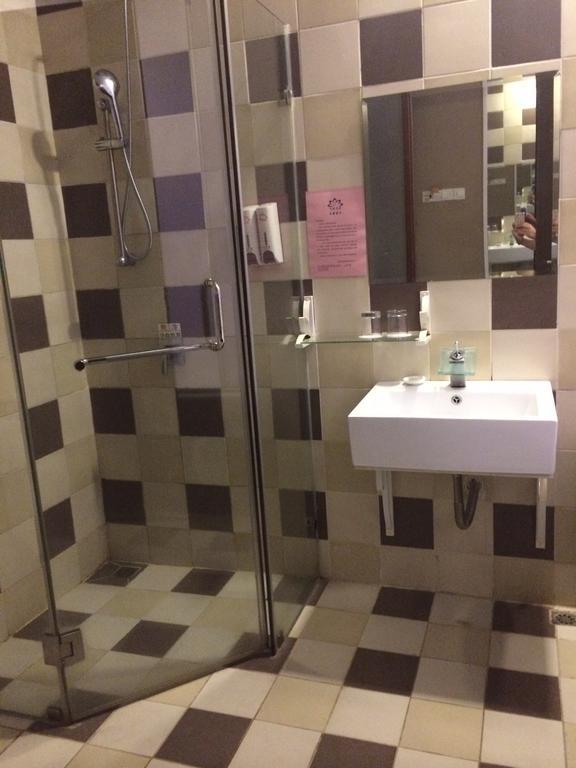 Shenzhen Lotus Hotel Room photo